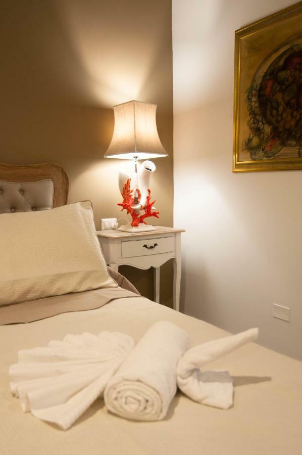 ホテル Relais Bijoux Napoli エクステリア 写真